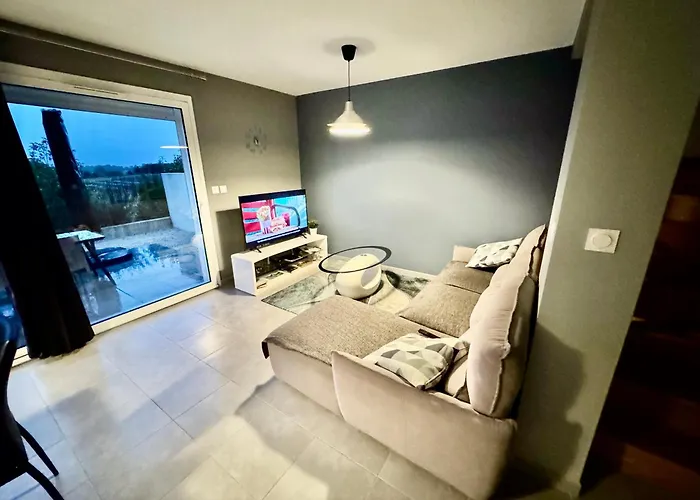 Aux Bords Des Vignes Restinclieres